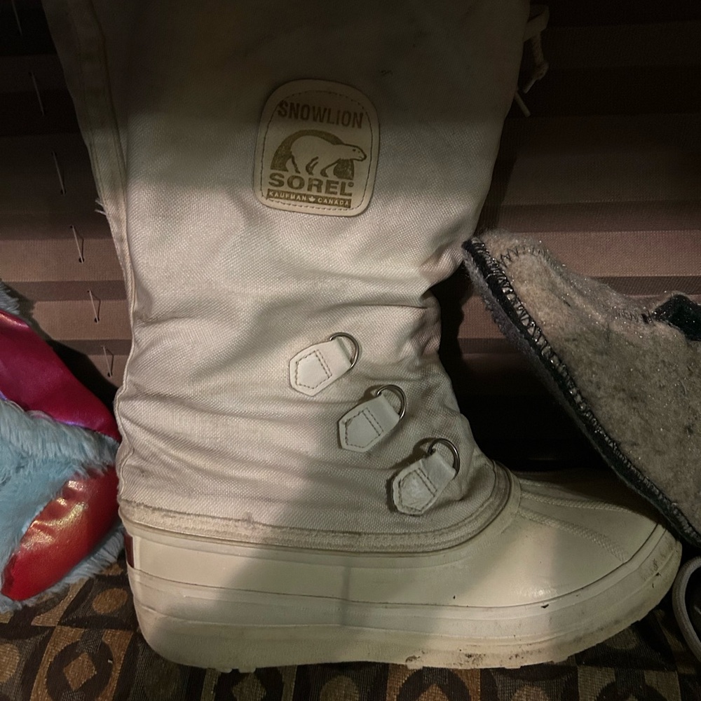 Sorel Green Wool-Lined Footwear